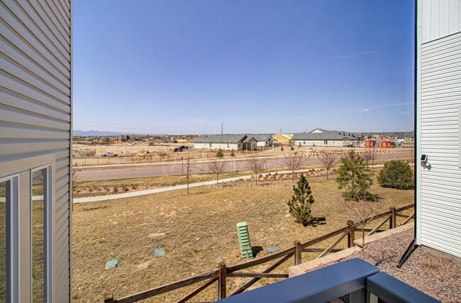 Building Photo - 5732 Thurless Ln