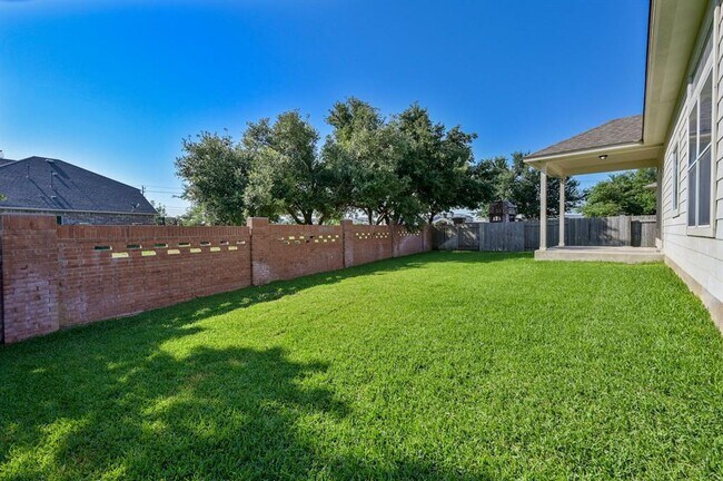 Building Photo - 1809 Hidden Springs Path