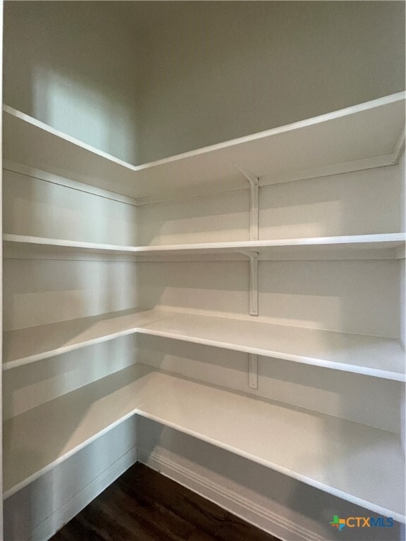 Building Photo - 532 Peony Ct