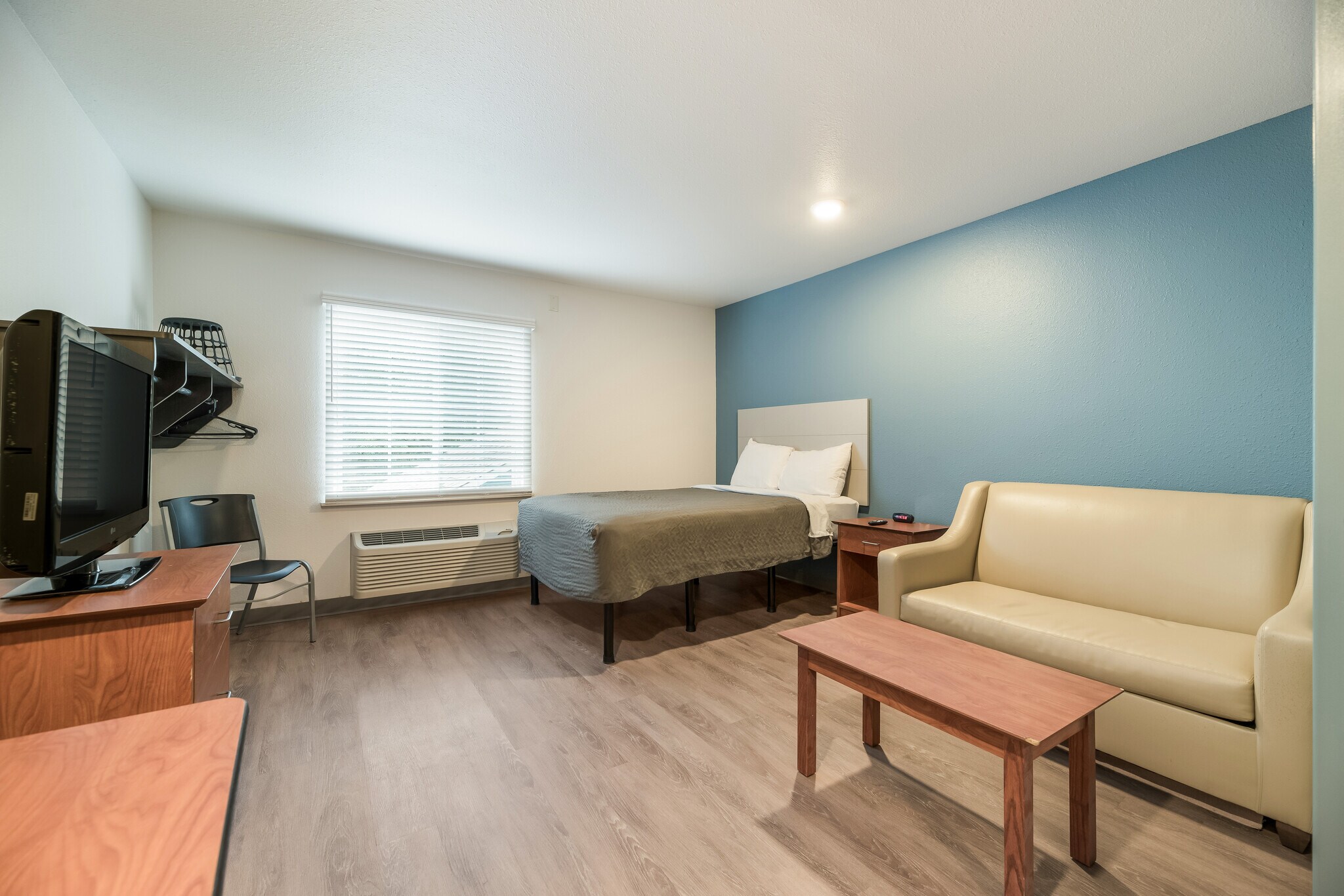 Building Photo - Furnished Studio-Ocala