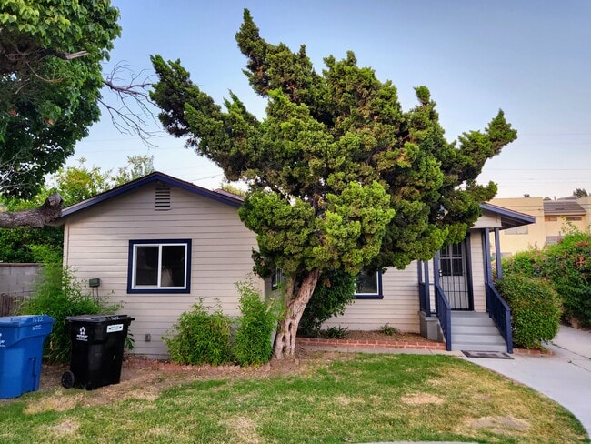 front of house - 1622 S Campbell Ave