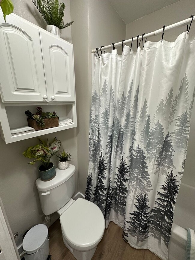 Building Photo - 1126-1128 Byron Ave.