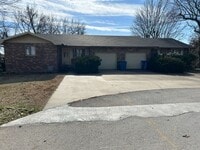 Building Photo - 3 BEDROOM 2 BATH APARTMENT FOR LEASE IN CARL JUNCTION-$995.00 RENT-$995.00 DEPOSIT