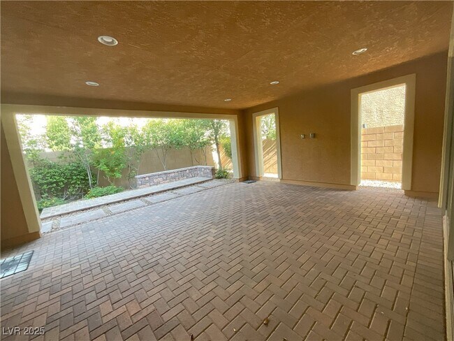 Building Photo - 2171 Tortona St