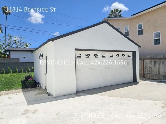 Building Photo - 11814 Beatrice St