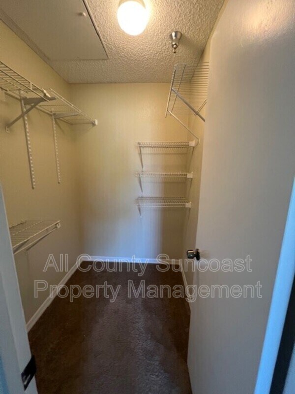 Building Photo - 10263 Gandy Blvd N
