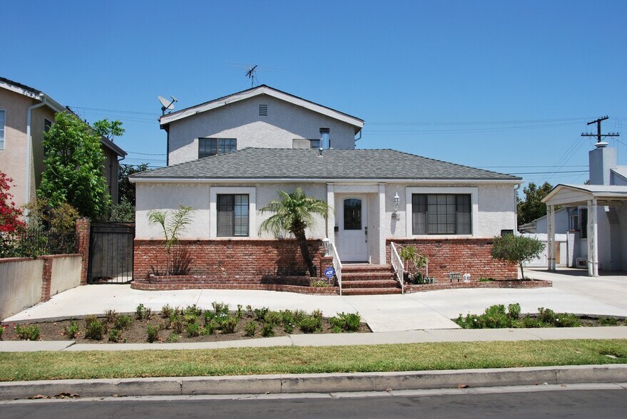 Building Photo - 6037 Comey Ave