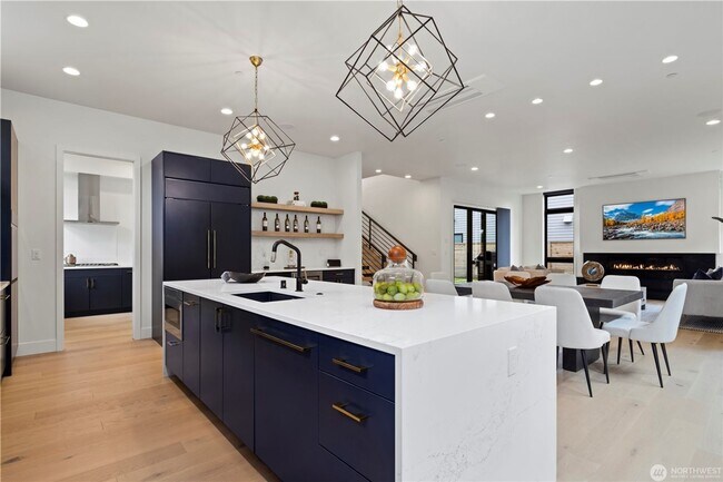Building Photo - 5bd/4ba Kirkland Home