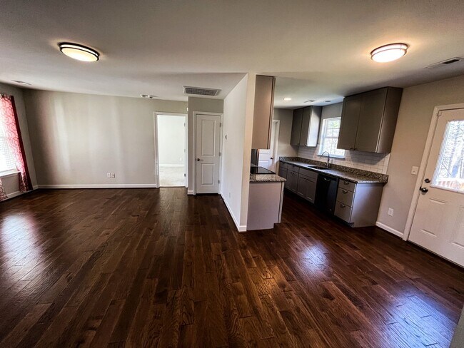Building Photo - 3225 Ridgewood Pl Dr