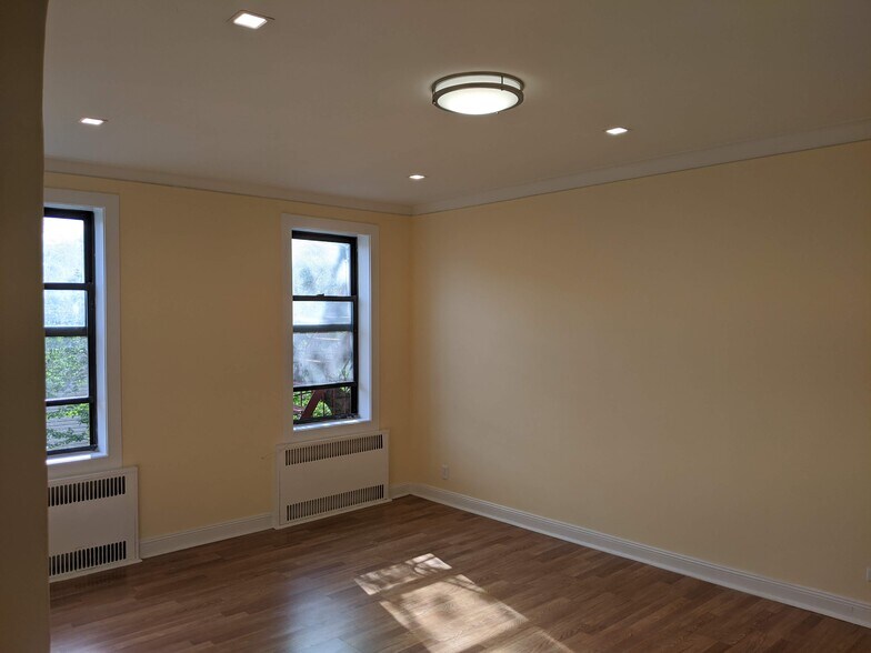 Building Photo - 240 Ocean Pkwy