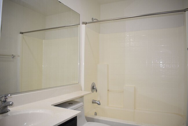 Building Photo - 4931 Trouville Ln