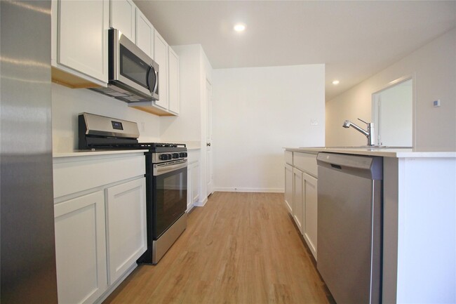 Building Photo - 3218 Elm Br Dr