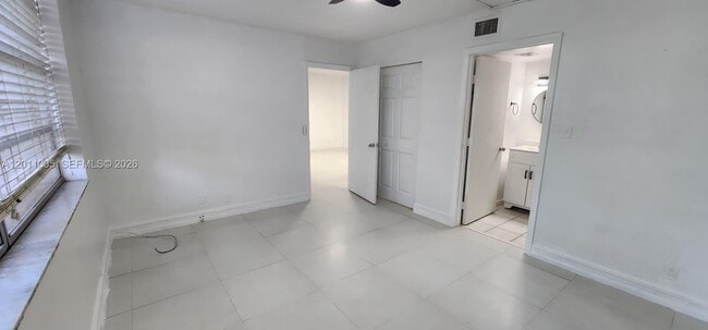 Building Photo - 1020 NW 80th Ave