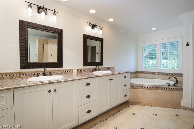 Building Photo - 2201 Beacon Ln