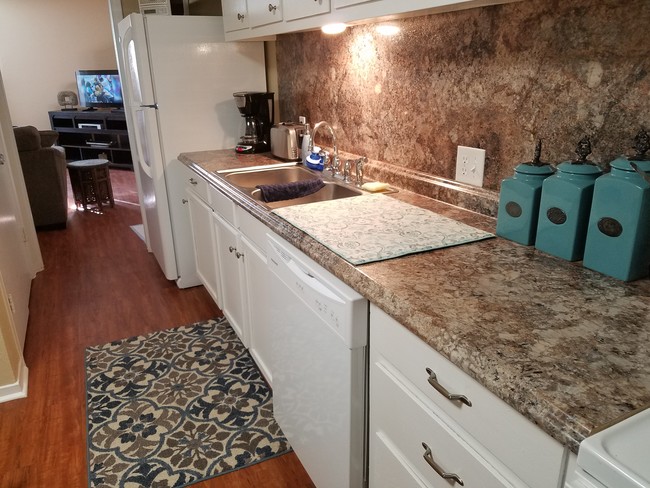 Building Photo - Clayton Manor Town Homes & Corp Apartments