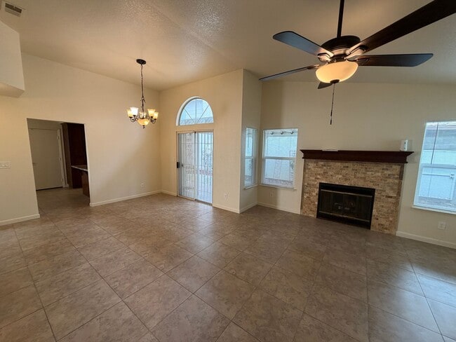 Building Photo - Beautiful Updated Home