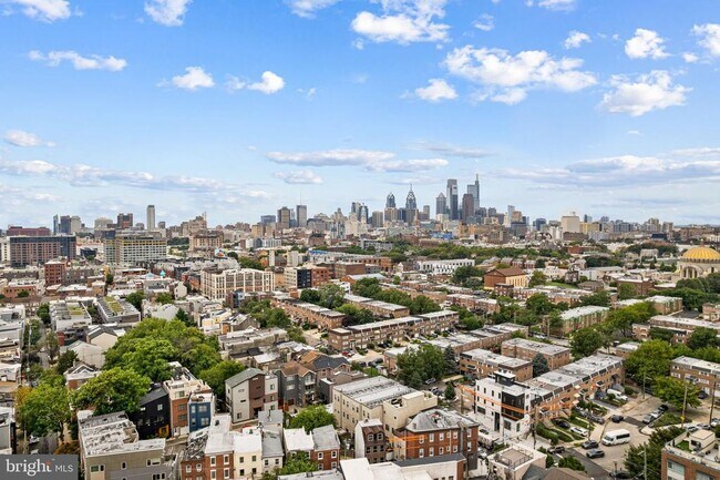 Building Photo - 444 Poplar St