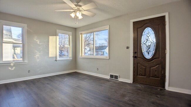 Family Room - 1739 Forest Ave