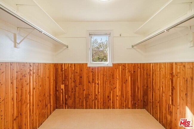 Building Photo - 1200 El Hito Cir