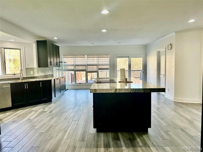 Building Photo - 95 Barbara Ln