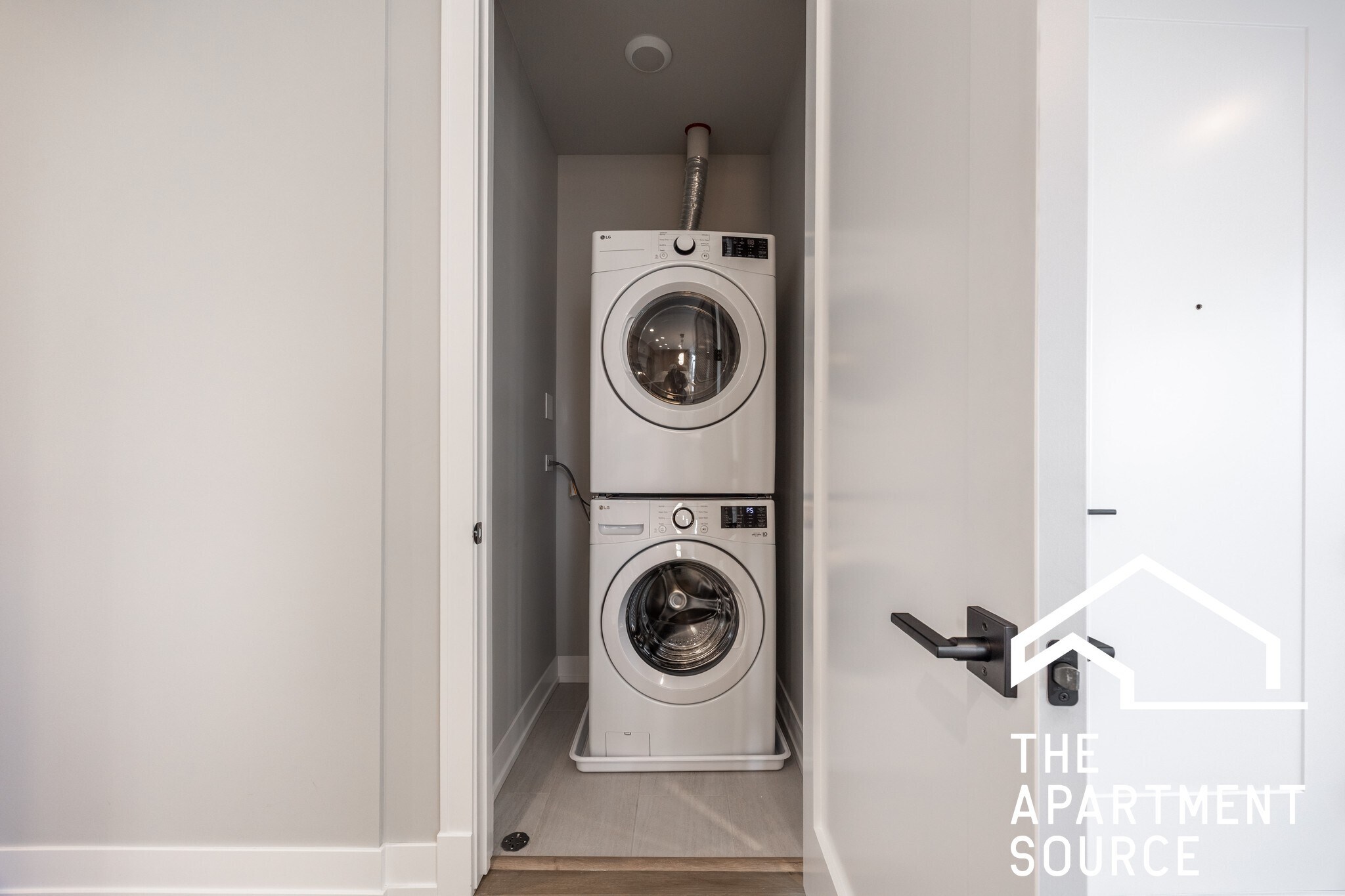 Building Photo - 2351 W Flournoy St