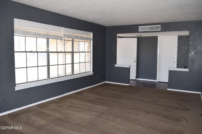 Building Photo - 136 N Festival Dr