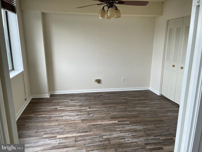 Building Photo - 3713 S George Mason Dr
