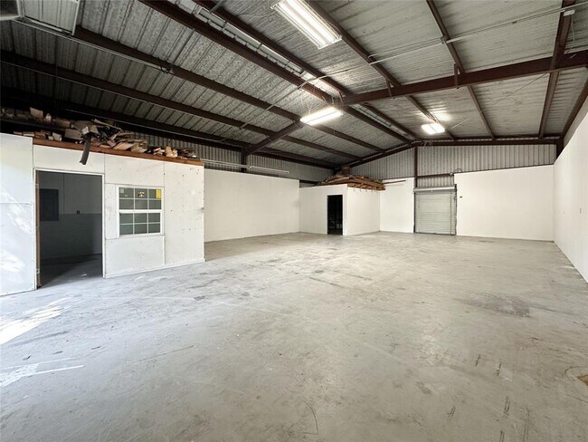 Building Photo - 11418 Cypress North Houston Rd