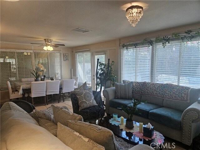 Building Photo - 11322 Oakwood Dr