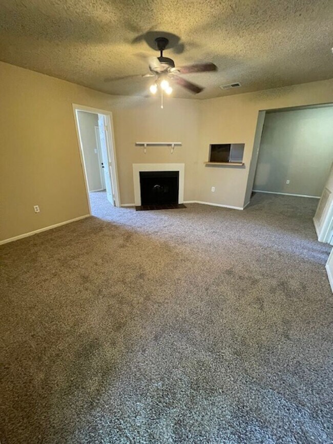 Building Photo - 843 Hammond Manor Dr