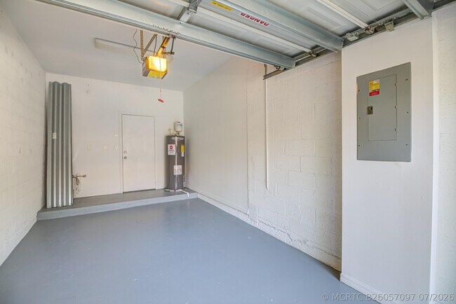 Building Photo - 446 Rainbow Springs Terrace