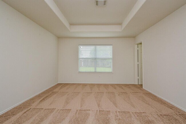 Building Photo - 18326 Thicket Grove Rd