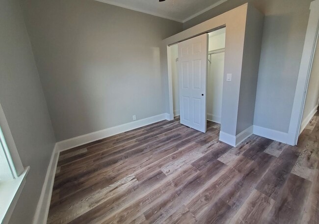 Building Photo - 4237 N Lincoln Ave