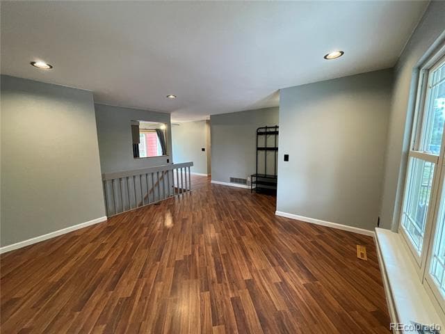 Building Photo - 954 Oakwood Dr