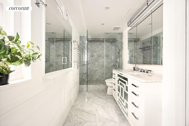 Building Photo - 40-44 E 61st St