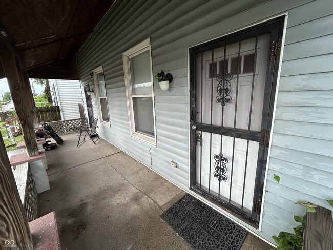 Building Photo - 151 Leota St