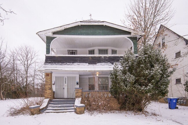 Building Photo - 3584 E 151st St