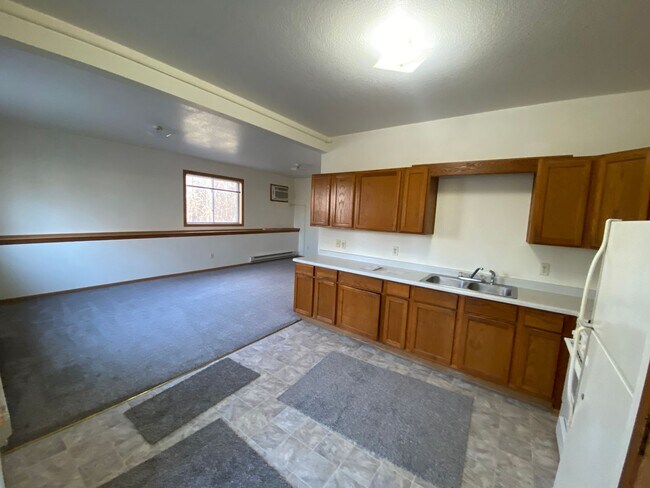 Building Photo - Large 2 Bedroom in Faribault