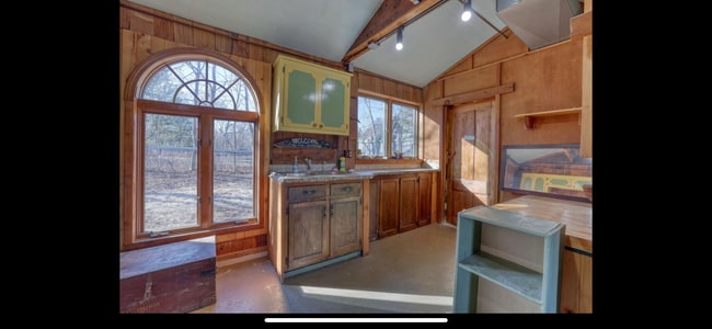 Building Photo - 17303 Rockfield Rd