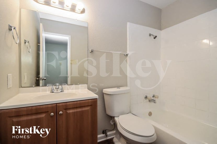 Building Photo - 14658 Meyersville Dr