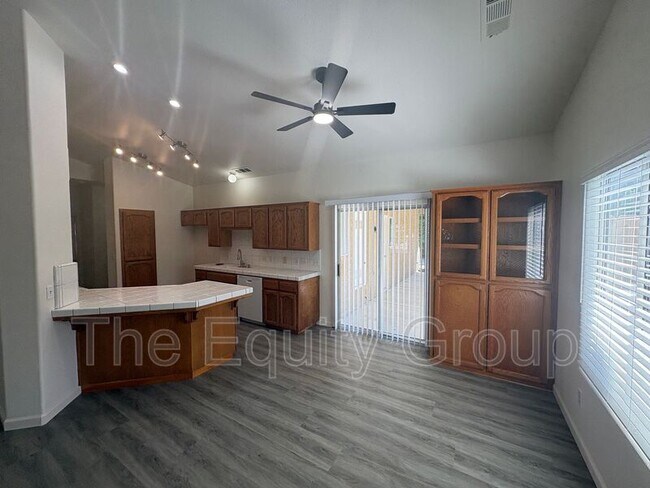 Building Photo - 1106 N Crenshaw St