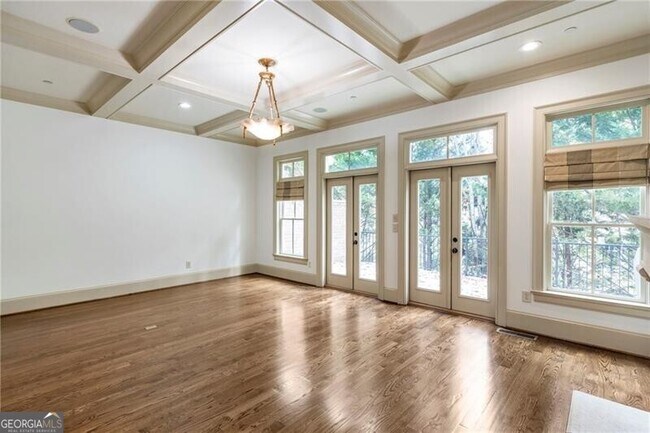 Building Photo - 58 Sheridan Dr NE