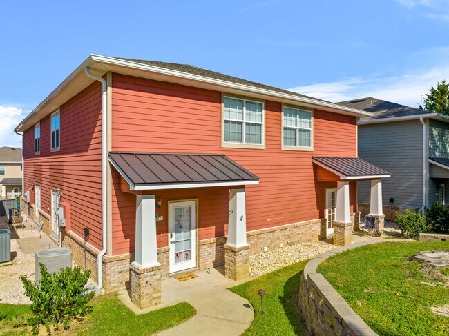 Building Photo - 710 Arbor Lake Dr