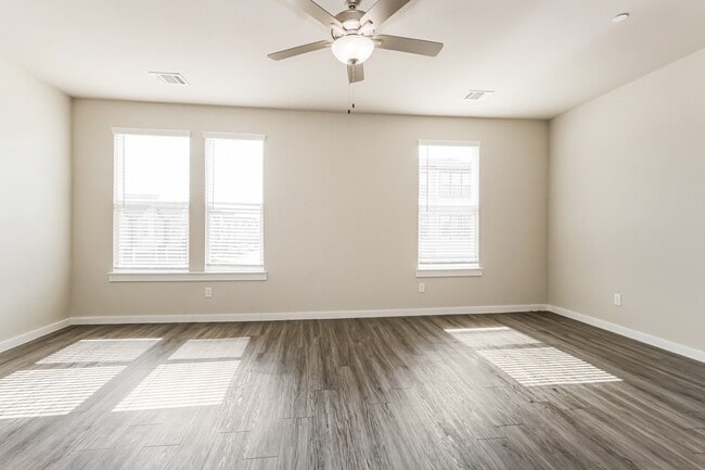 Building Photo - 18326 W Centro Cir
