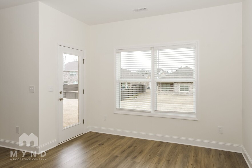 Building Photo - 150 Rose Vly Dr