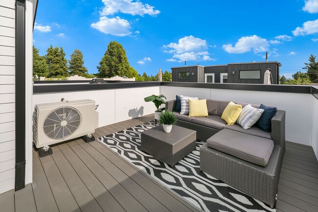 Building Photo - New Luxury Townhome in Seattle 3bed/2bath ...