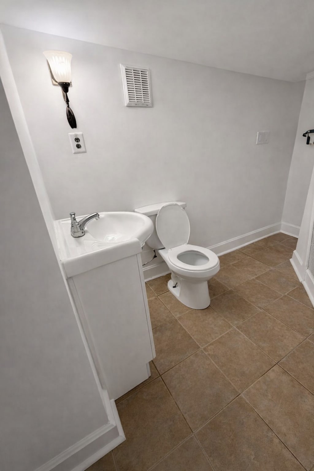 Building Photo - 1300 Dexter Terrace SE