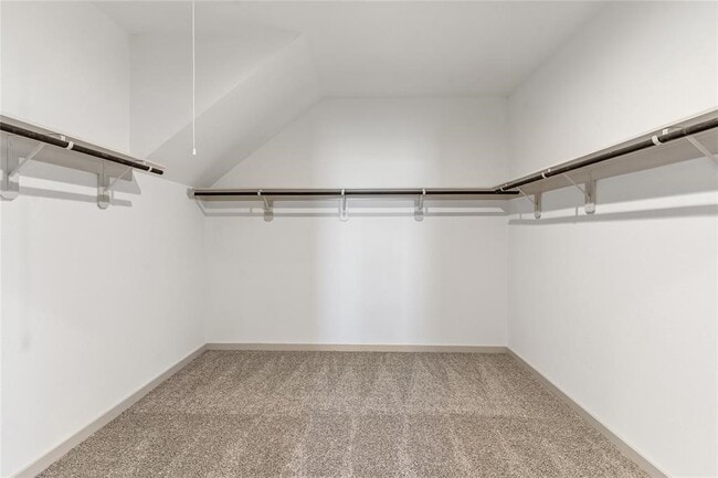 Building Photo - 29318 Hoelzen Holw Dr