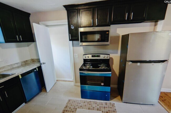 Building Photo - 1204 Omega Dr