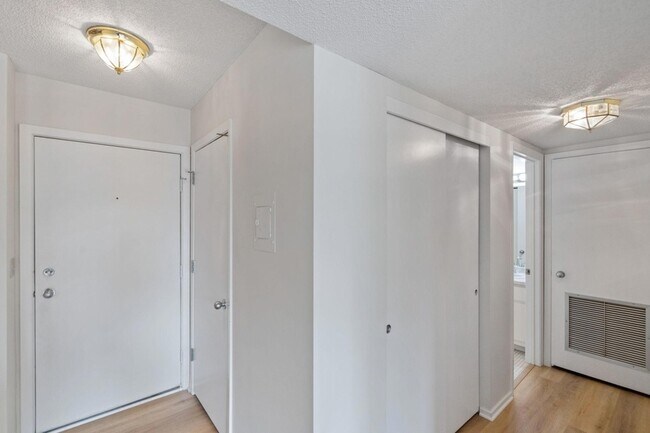 Building Photo - 121 Washington Ave S